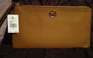 NWT Michael Kors Fulton large clutch - Acorn